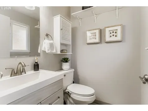 5330 NW Esther Street Vancouver WA 98663