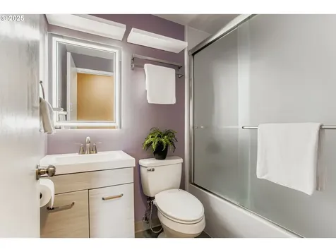 5330 NW Esther Street Vancouver WA 98663