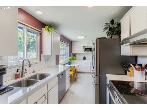 5330 NW Esther Street Vancouver WA 98663