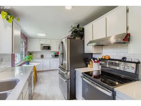 5330 NW Esther Street Vancouver WA 98663