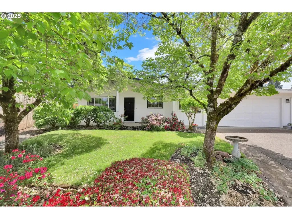 1952 Minda Drive Eugene OR 97401