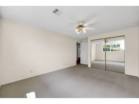 1952 Minda Drive Eugene OR 97401