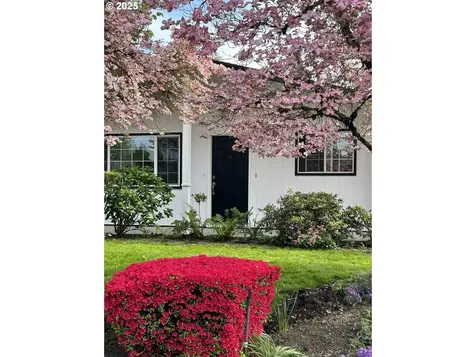 1952 Minda Drive Eugene OR 97401