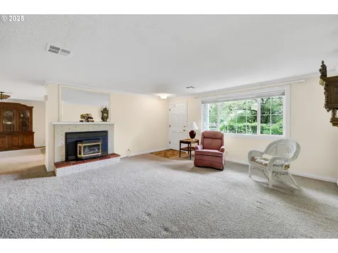 1952 Minda Drive Eugene OR 97401
