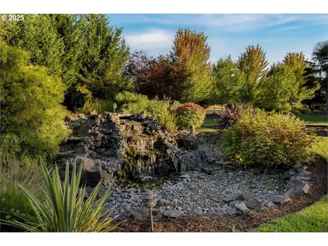 8720 SE Morgan Lane Mcminnville OR 97128