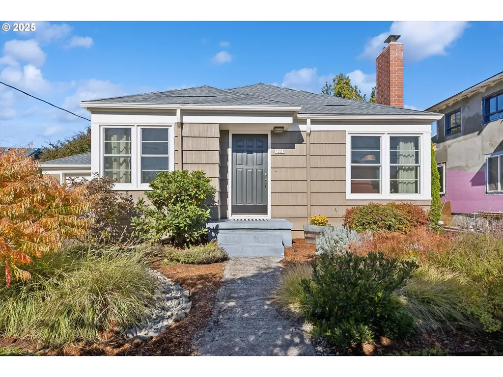 5221 SE Long Street Portland OR 97206