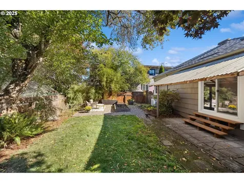 5221 SE Long Street Portland OR 97206