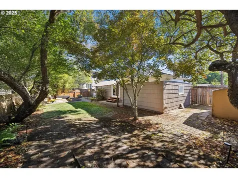 5221 SE Long Street Portland OR 97206