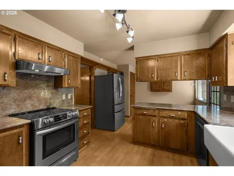 343 NE Hillwood Drive Hillsboro OR 97124