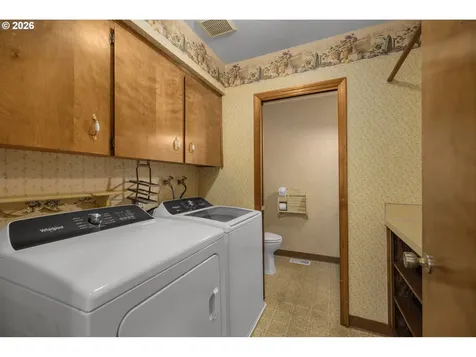 343 NE Hillwood Drive Hillsboro OR 97124