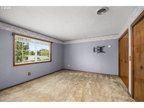 343 NE Hillwood Drive Hillsboro OR 97124