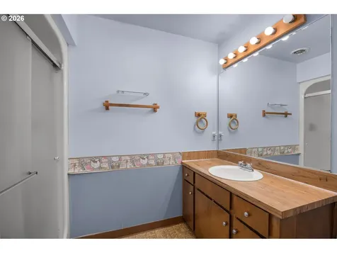 343 NE Hillwood Drive Hillsboro OR 97124