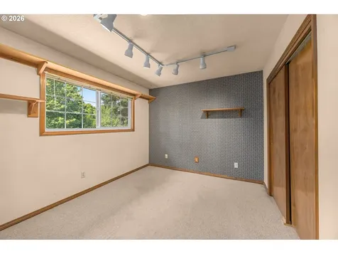 343 NE Hillwood Drive Hillsboro OR 97124