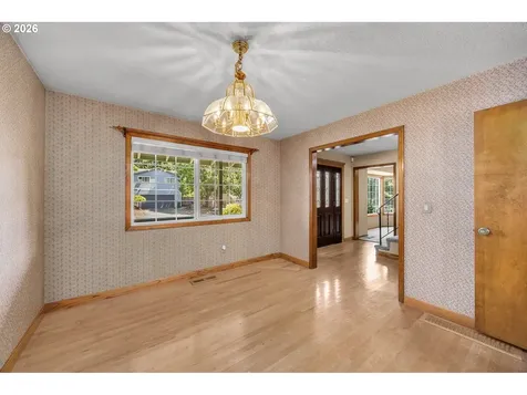 343 NE Hillwood Drive Hillsboro OR 97124