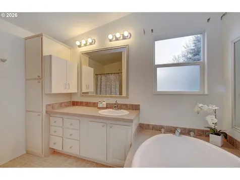 5101 NE 121st Avenue Vancouver WA 98682