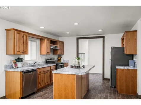 975 N 16th Street Cottage Grove OR 97424