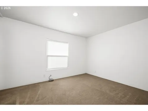 975 N 16th Street Cottage Grove OR 97424