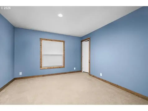 975 N 16th Street Cottage Grove OR 97424