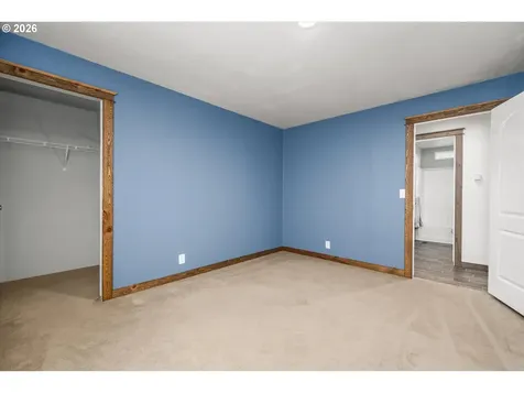 975 N 16th Street Cottage Grove OR 97424