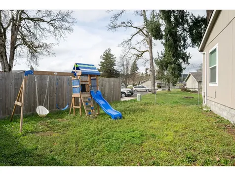 975 N 16th Street Cottage Grove OR 97424