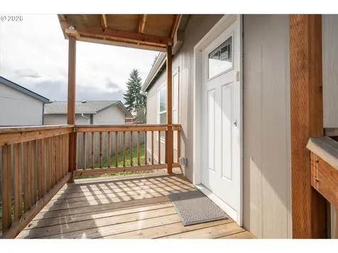 975 N 16th Street Cottage Grove OR 97424