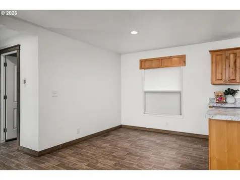 975 N 16th Street Cottage Grove OR 97424