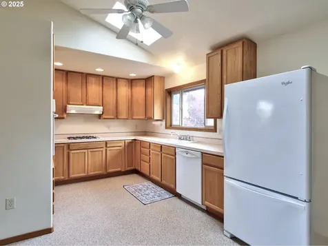 243 SE Harney Street Sheridan OR 97378