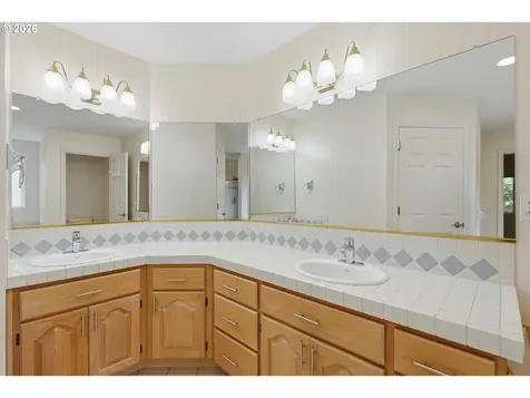 1833 NW Doral Street Mcminnville OR 97128