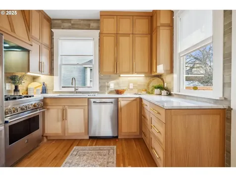 1908 NE Halsey Street Portland OR 97232