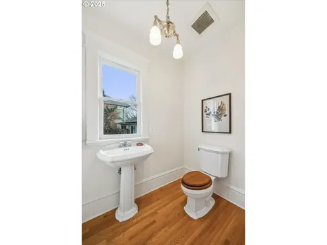 1908 NE Halsey Street Portland OR 97232