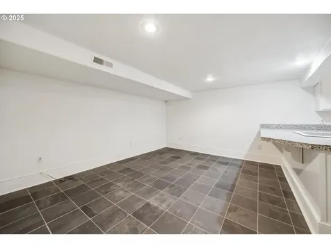 1908 NE Halsey Street Portland OR 97232