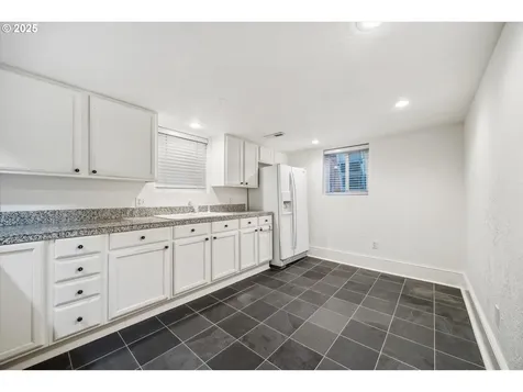 1908 NE Halsey Street Portland OR 97232