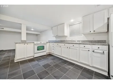 1908 NE Halsey Street Portland OR 97232