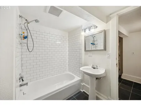1908 NE Halsey Street Portland OR 97232