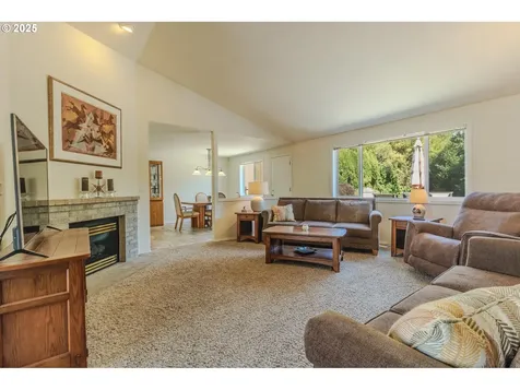 228 NW Fairhaven Lane Dallas OR 97338