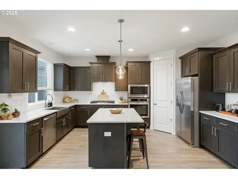 301 W 17th Street Lafayette OR 97127