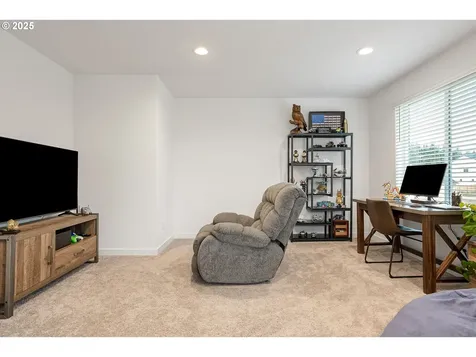 301 W 17th Street Lafayette OR 97127