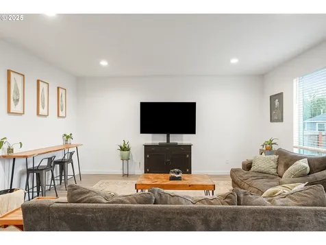 301 W 17th Street Lafayette OR 97127