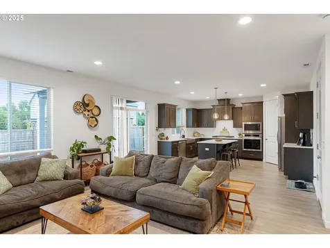 301 W 17th Street Lafayette OR 97127