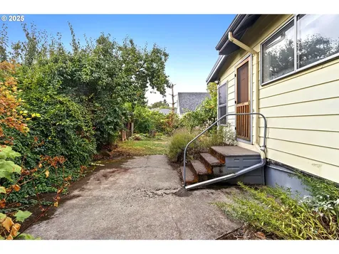 8227 N Woolsey Avenue Portland OR 97203