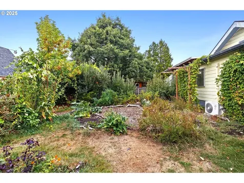8227 N Woolsey Avenue Portland OR 97203