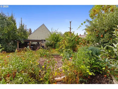 8227 N Woolsey Avenue Portland OR 97203