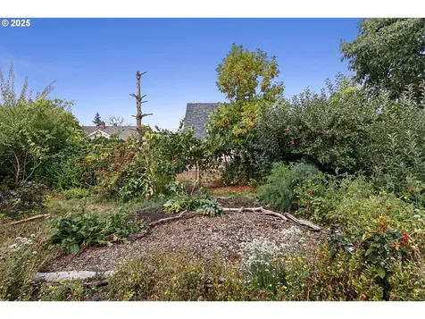 8227 N Woolsey Avenue Portland OR 97203