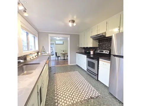 8227 N Woolsey Avenue Portland OR 97203