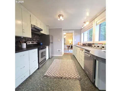 8227 N Woolsey Avenue Portland OR 97203