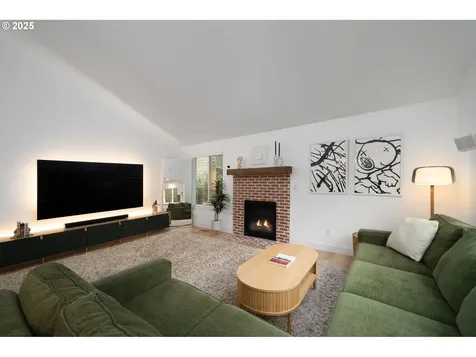 10117 SW 36th Place Portland OR 97219