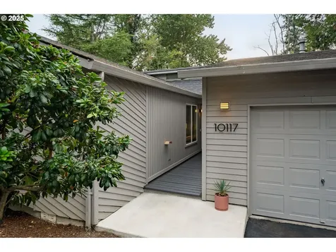 10117 SW 36th Place Portland OR 97219