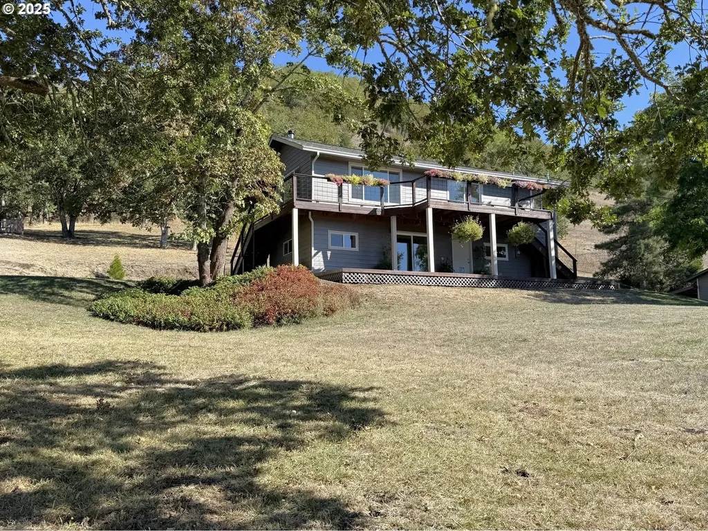 7978 N Bank Road Roseburg OR 97470