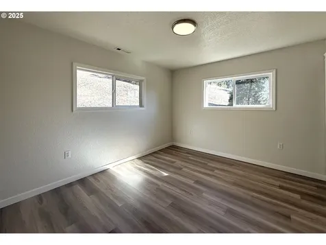 7978 N Bank Road Roseburg OR 97470