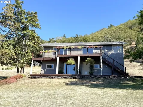 7978 N Bank Road Roseburg OR 97470